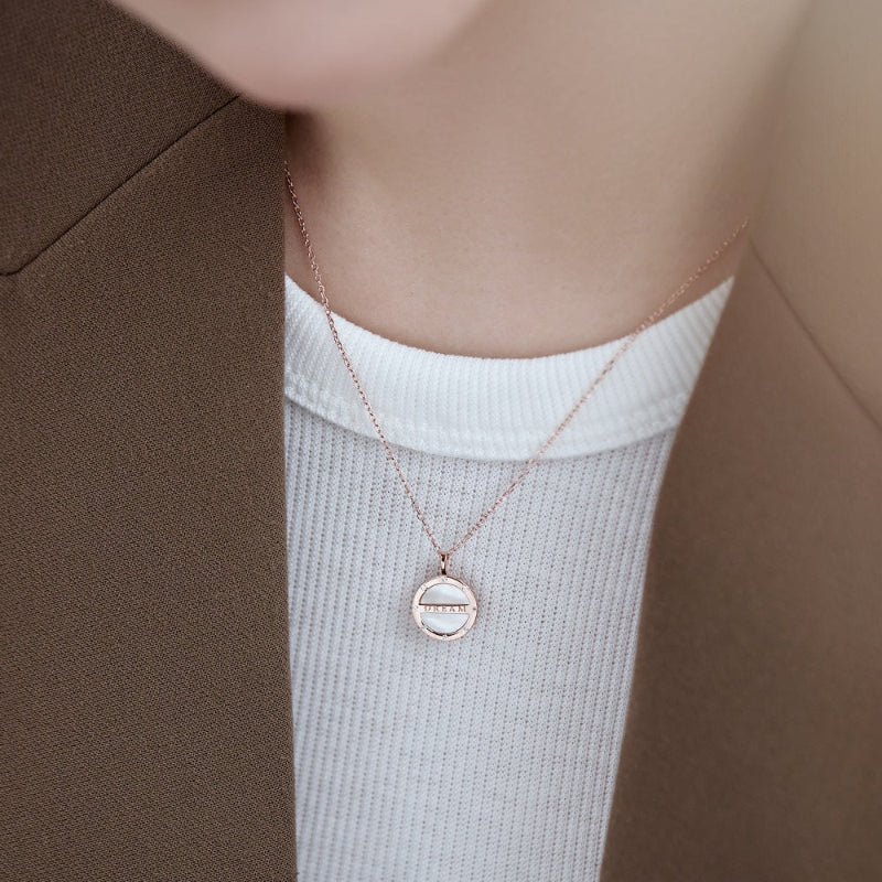 Dainty Circle Pendant with "DREAM" Inscription

