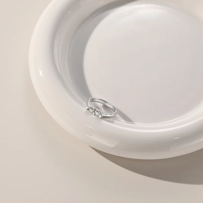 Dazzling Oval Diamond Ring