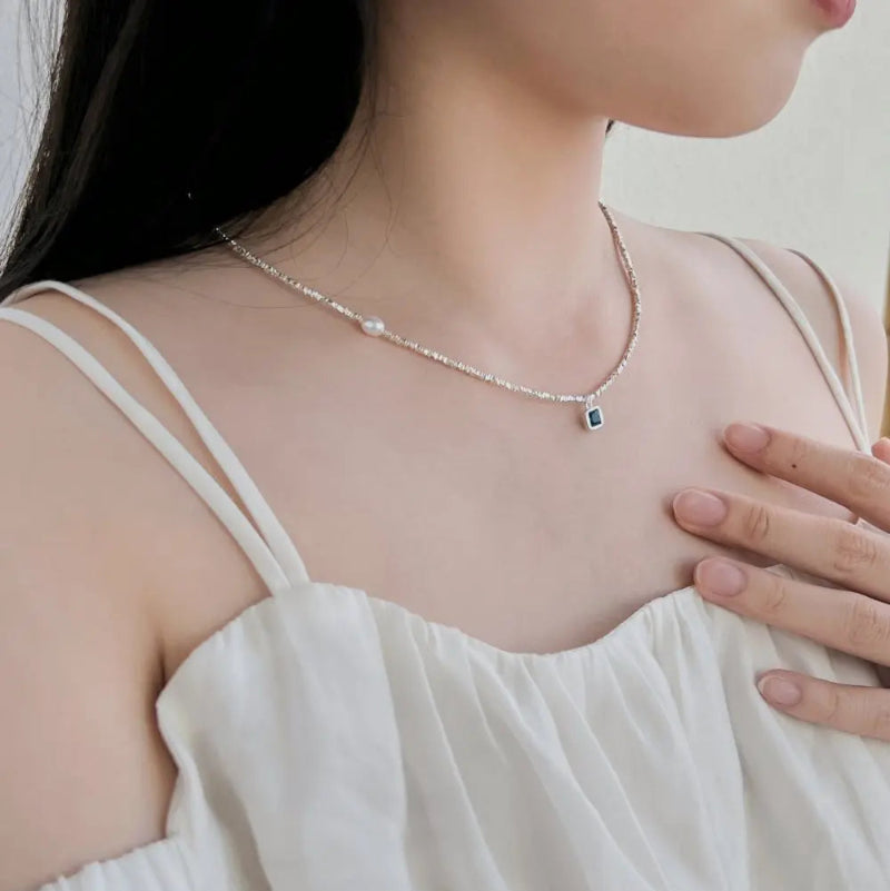 Shimmering Pearl Beaded Necklace