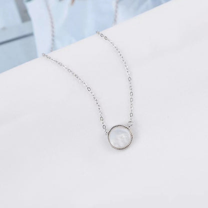 white shell necklace