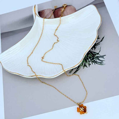 新款时尚轻奢气质简约镶嵌亚克力英文字母花朵造型女款精美项链