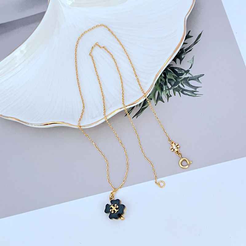 新款时尚轻奢气质简约镶嵌亚克力英文字母花朵造型女款精美项链