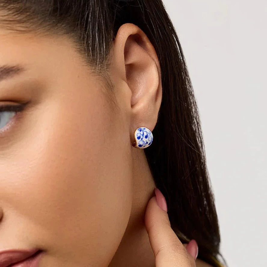 Small blue marbled hoop stud earring with gold-tone rim