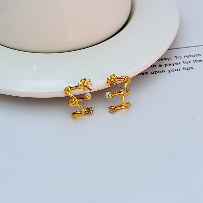 Tory Burch Sweet and Cute Pearl Logo M-Shaped Metal Stud Earrings