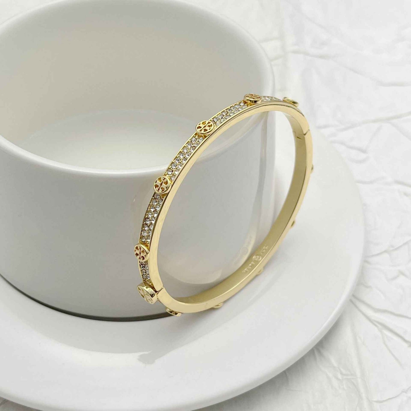 新款欧美时尚轻奢通勤小众设计镶嵌满钻英文字母金属气质手镯