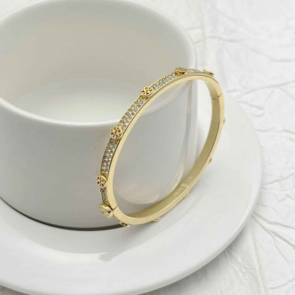 新款欧美时尚轻奢通勤小众设计镶嵌满钻英文字母金属气质手镯