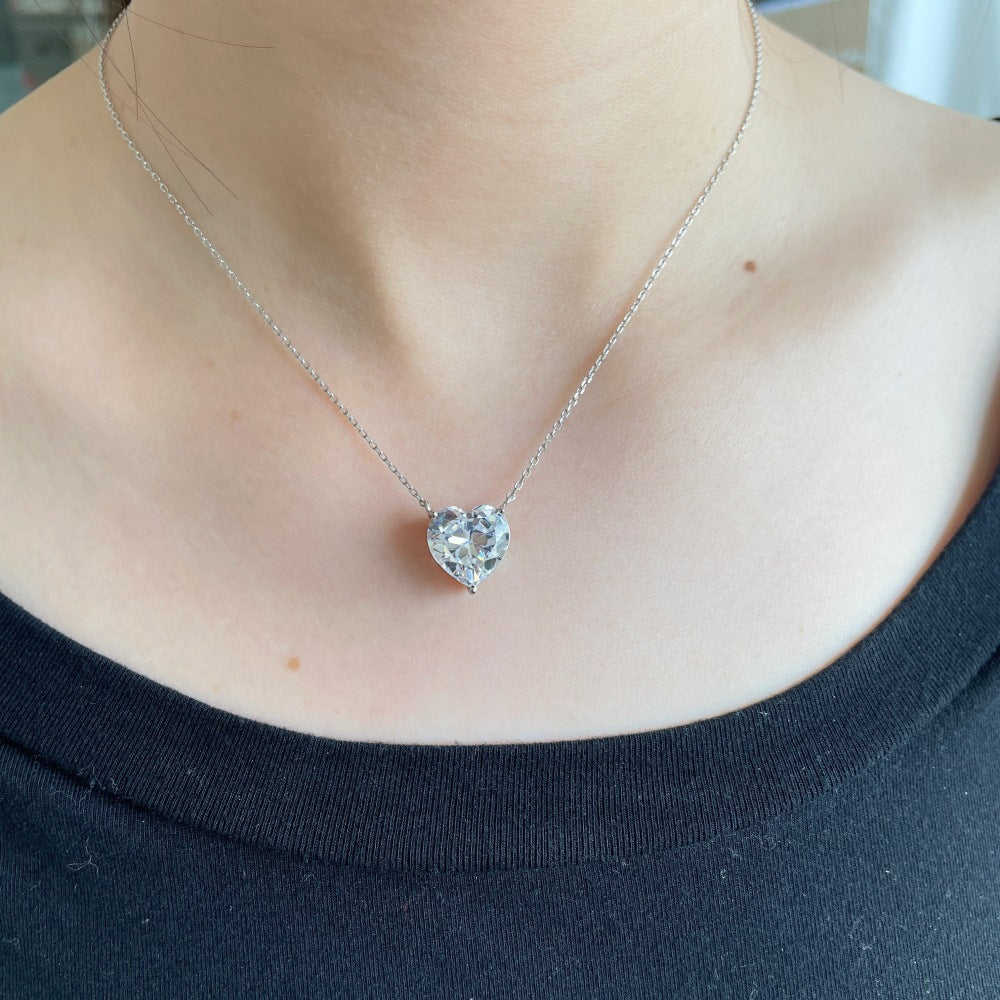 Trendy Heart Shape Engagement Necklace