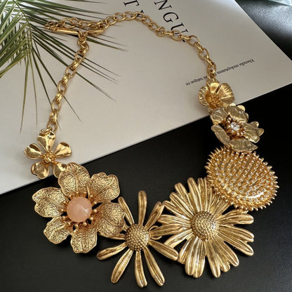 Oscar de la Renta Vintage Enamel Large Daisy Flower Necklace