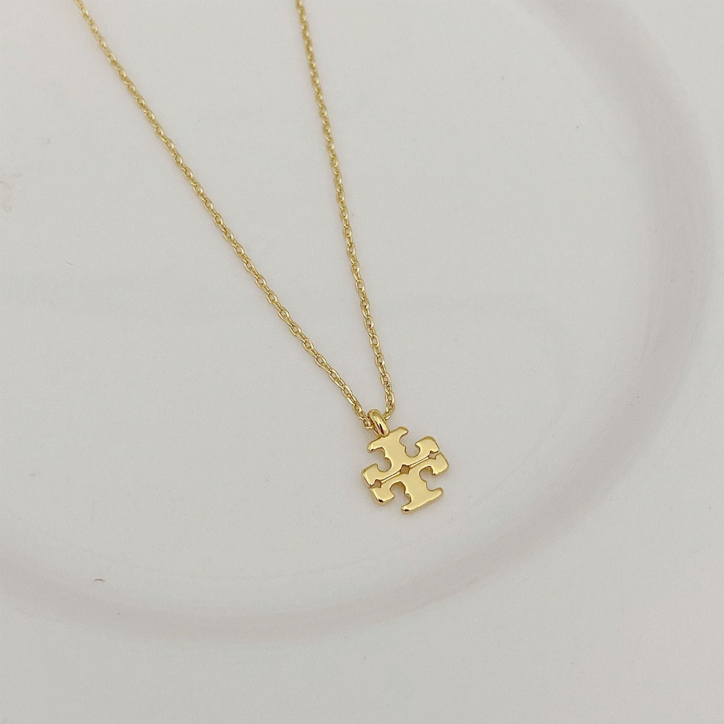 Tory Burch Minimalist Polished Logo Pendant Necklace