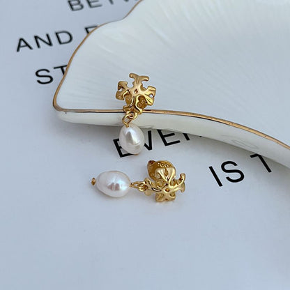 Tory Burch Logo Freshwater Pearl Pendant Earrings women