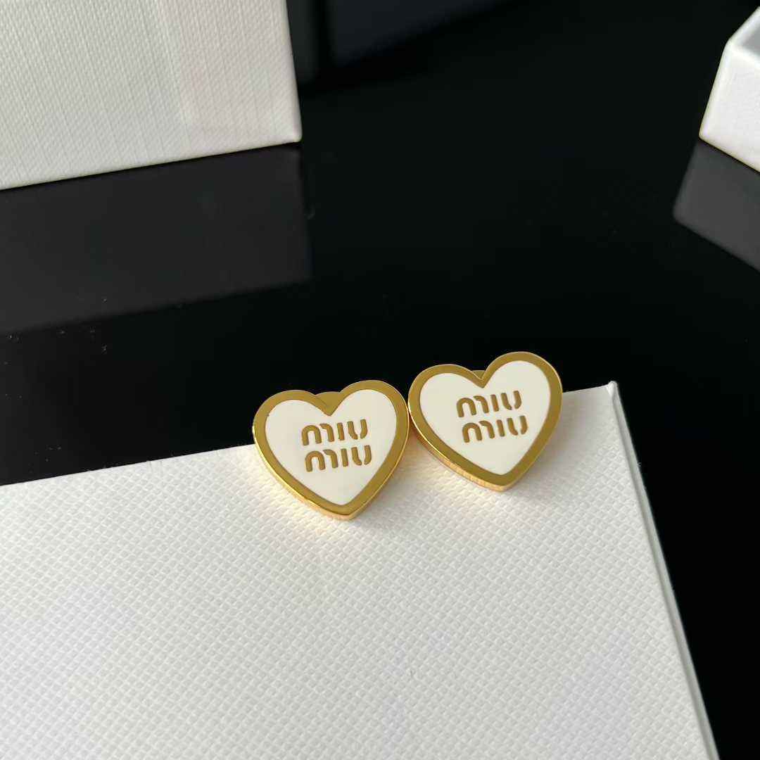 2025秋季新款爱心字母果糖色滴油耳钉时尚气质个性田园风百搭耳环