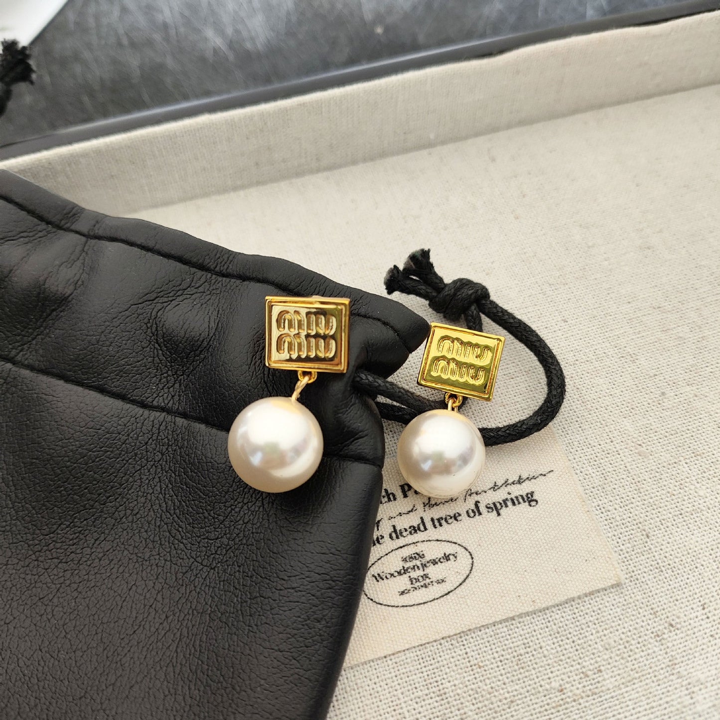 Miu Miu Square Pearl Pendant Versatile and Elegant Women's Earrings