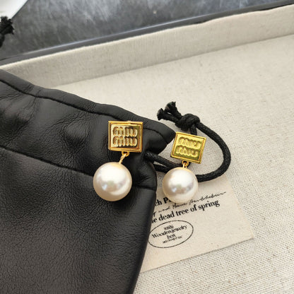 Miu Miu Square Pearl Pendant Versatile and Elegant Women's Earrings