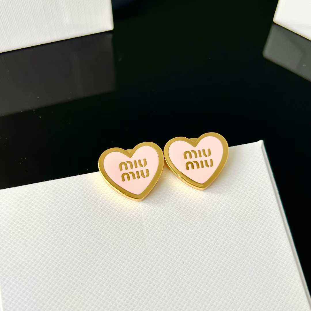 2025秋季新款爱心字母果糖色滴油耳钉时尚气质个性田园风百搭耳环