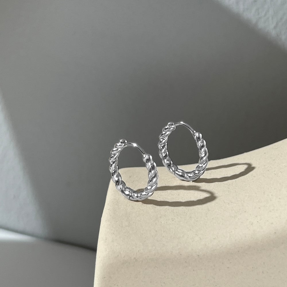 simple wire hoop earrings