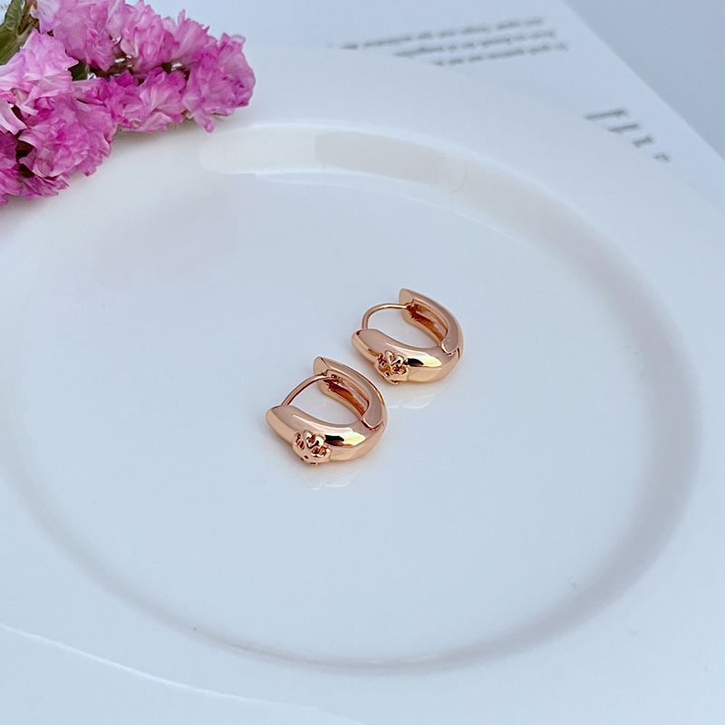 Tory Burch Chic Petite Smooth-Finish U-Shaped Metal Earrings