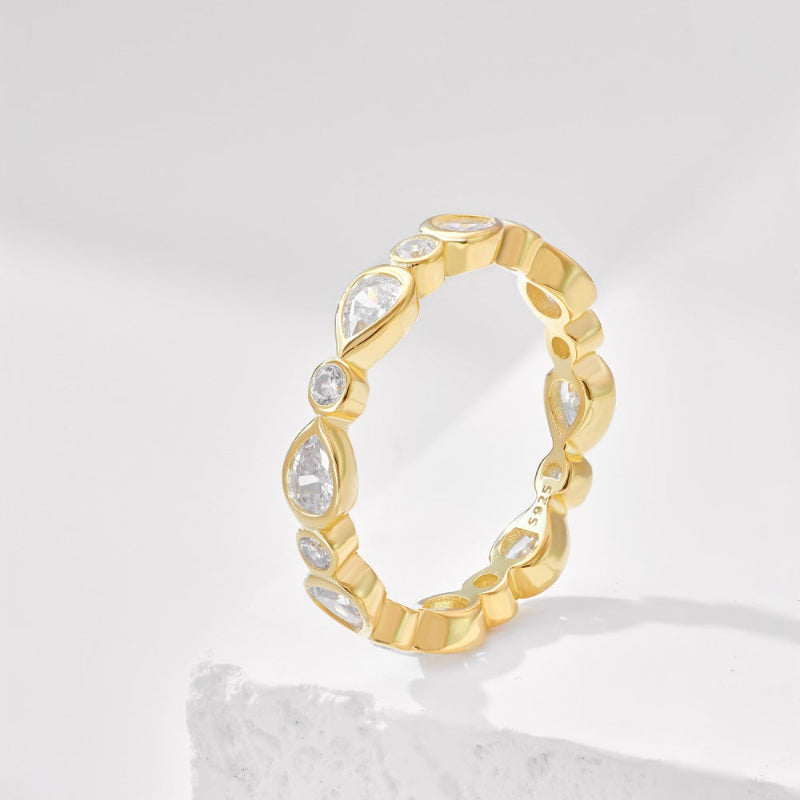 Teardrop & Dot Gold Band

