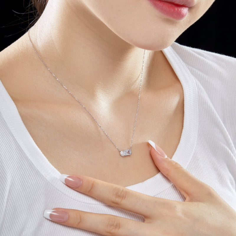 Sophisticated Silver Collar Necklace

