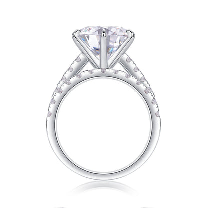 Two-Piece Moissanite Wedding Ring Ensemble

