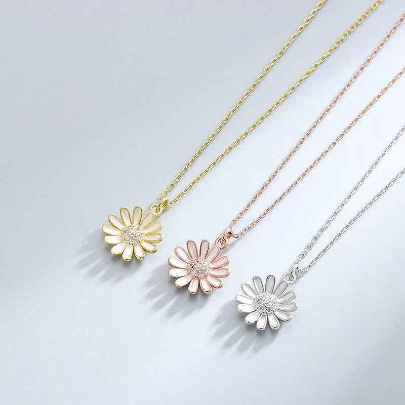 silver daisy flower necklace