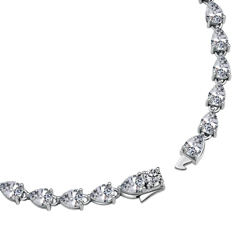 Elegant Teardrop Necklace