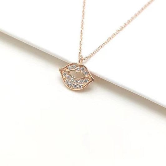 lip necklace silver