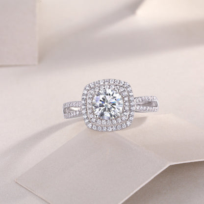 Elegant Moissanite Wedding Ring with Side Stones

