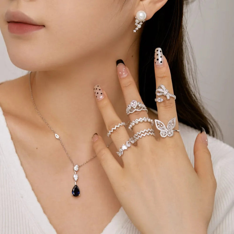 Stylish Women's Necklaces
