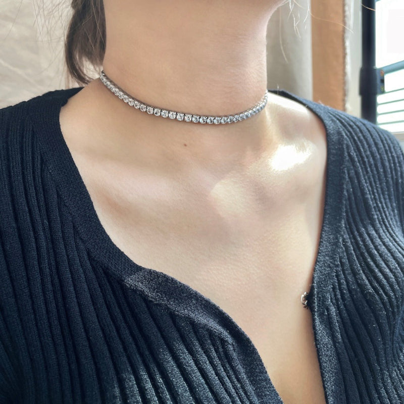 Elegant Line Diamond Necklace

