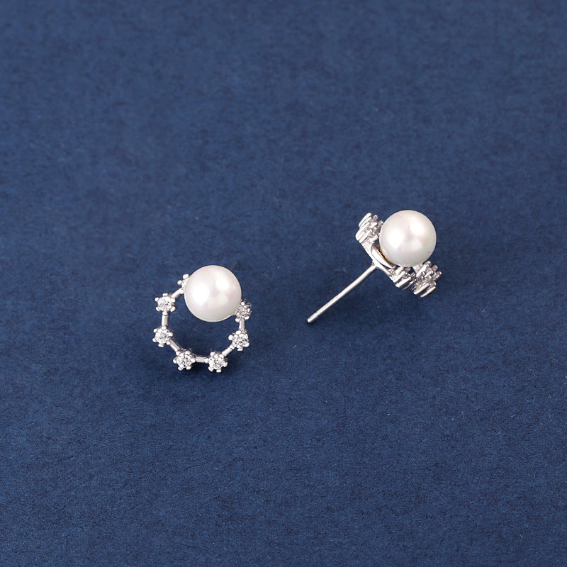 Shimmering Circle Pearl Studs

