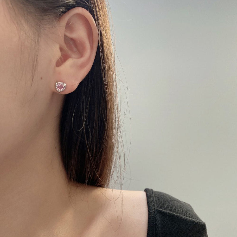 Minimalist Heart Stud Earrings

