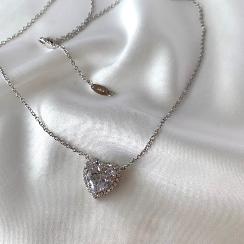 Delicate Diamond Simulant Heart

