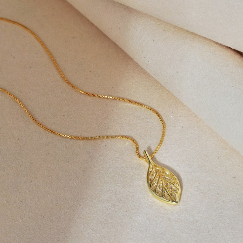 Modern Minimalist Leaf Pendant Necklace