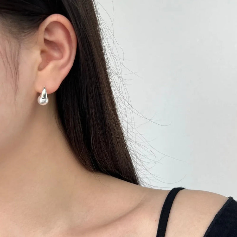 Minimalist Shell Pearl Hooks