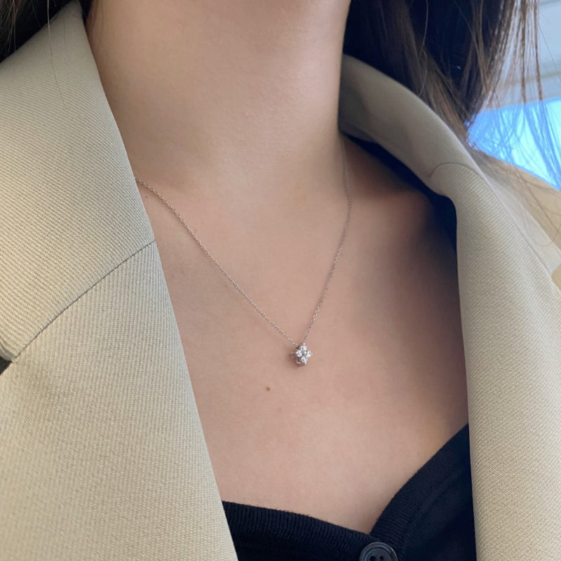 Shining Petal Flower Necklace

