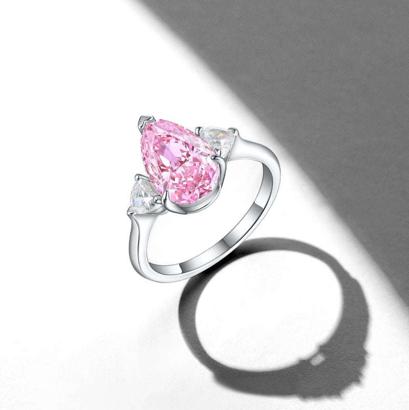 Pear Engagement Rings