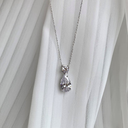 Eye-Catching Pear Drop Ensemble

