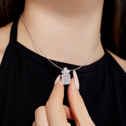 Luxurious Look Rectangle Pendant