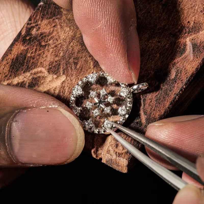 circle star diamonds necklace