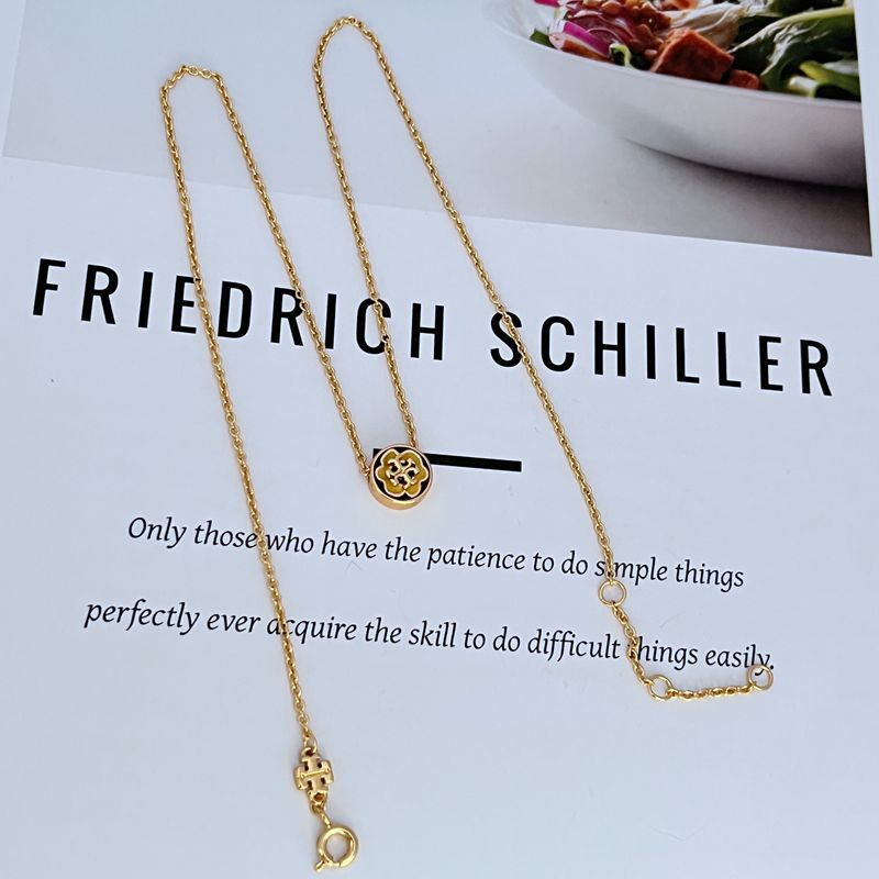 Classic T-Logo Floral Necklace

