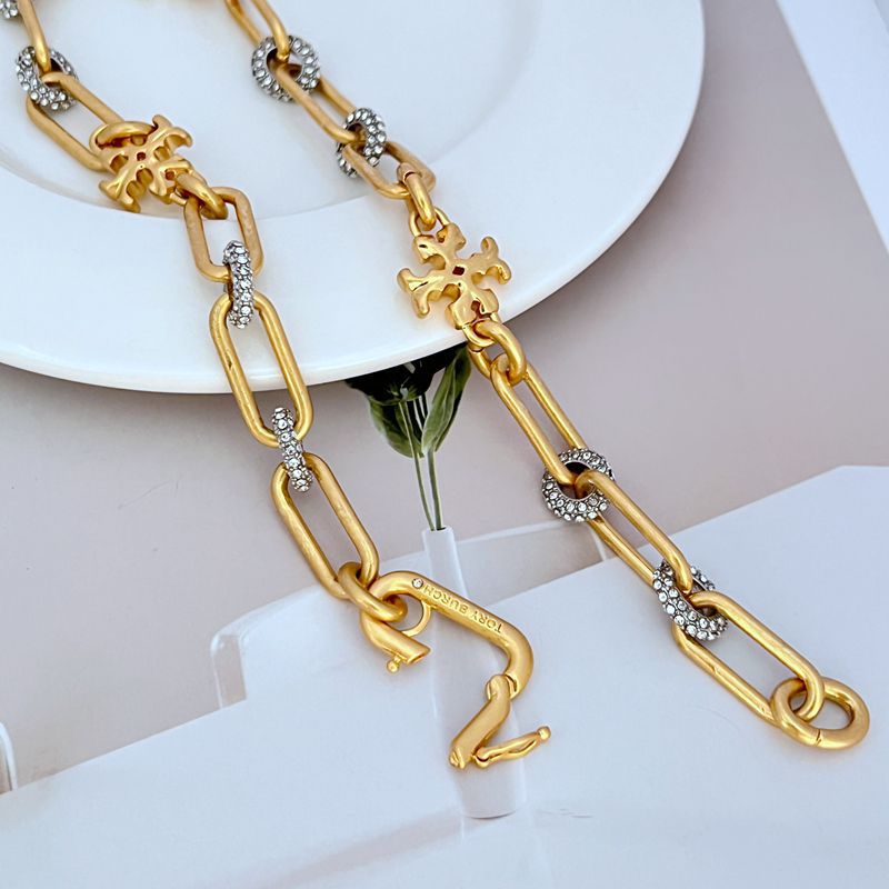 Women's Fashion Logo Chain Bracelet

