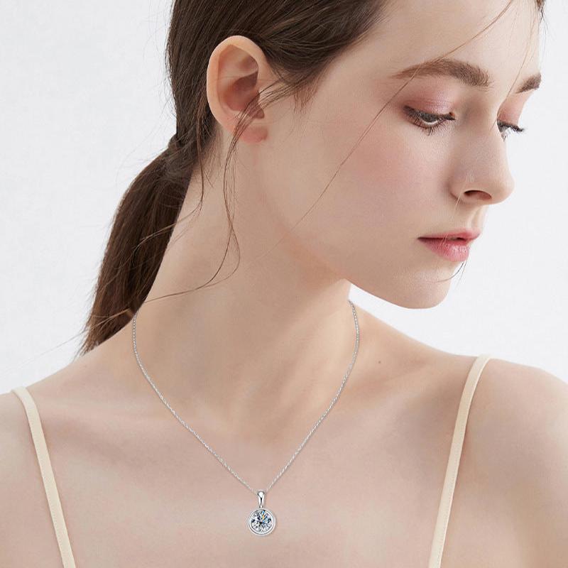 Chic Gold Circle Moissanite Necklace

