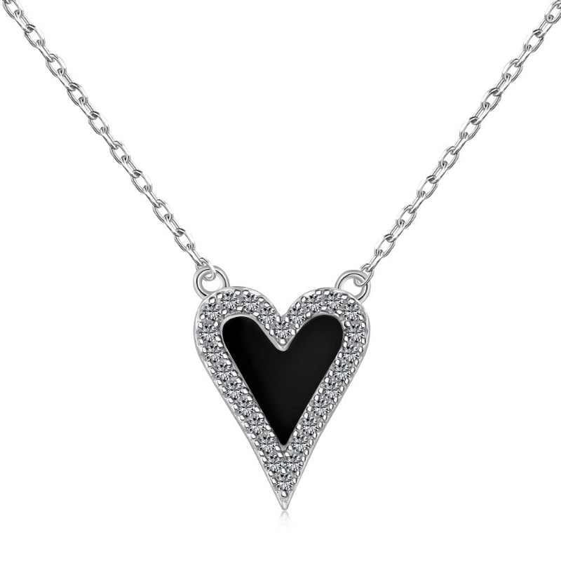 Eye-catching Black and Silver Heart Necklace

