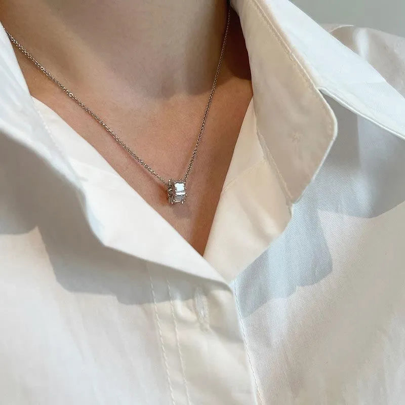 Refined Silver Necklace with Structured Crystals

