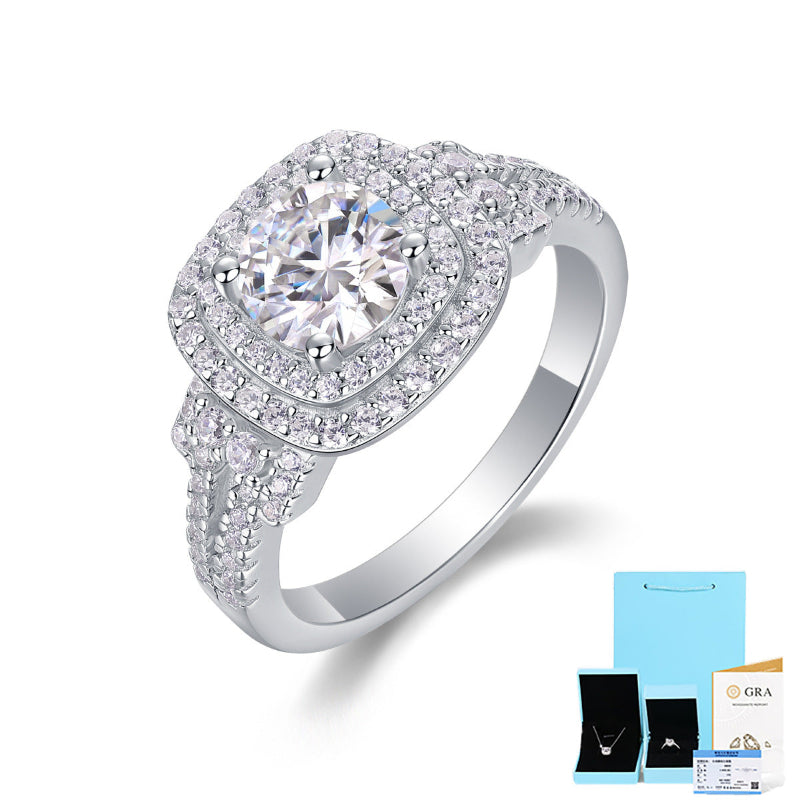 Exquisite Moissanite Anniversary Ring

