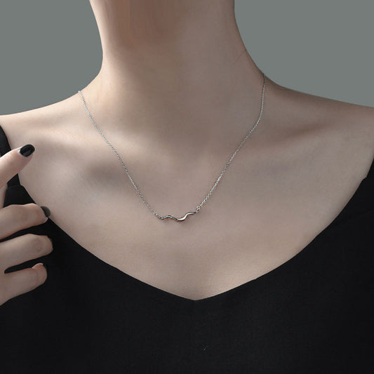 Minimalist Wave Necklace


