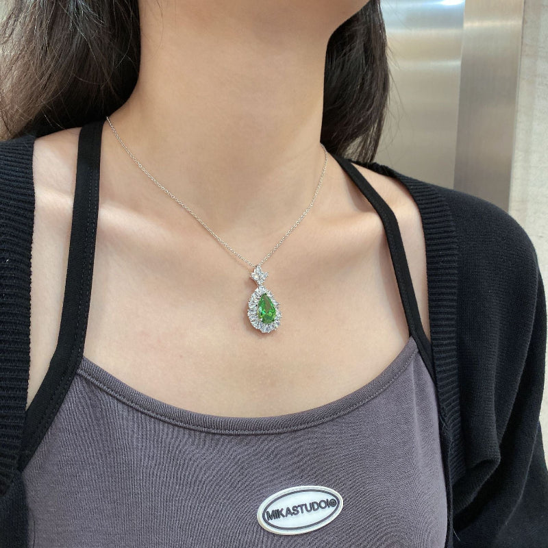 Vintage Inspired Green Drop Necklace

