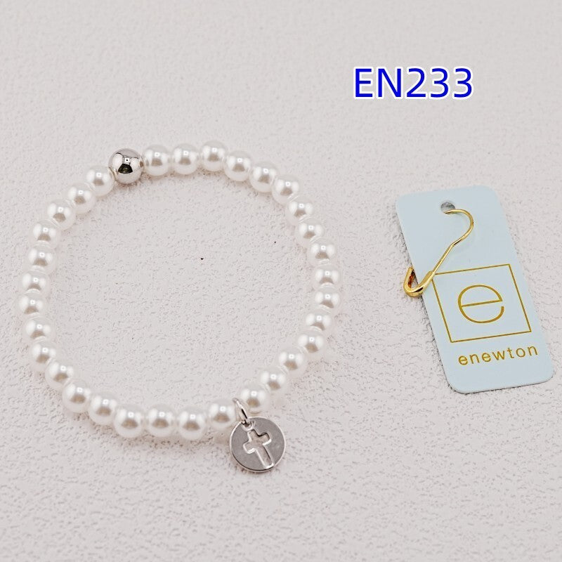 Pearl strand bracelet with silver heart pendant charm and white pearl beads