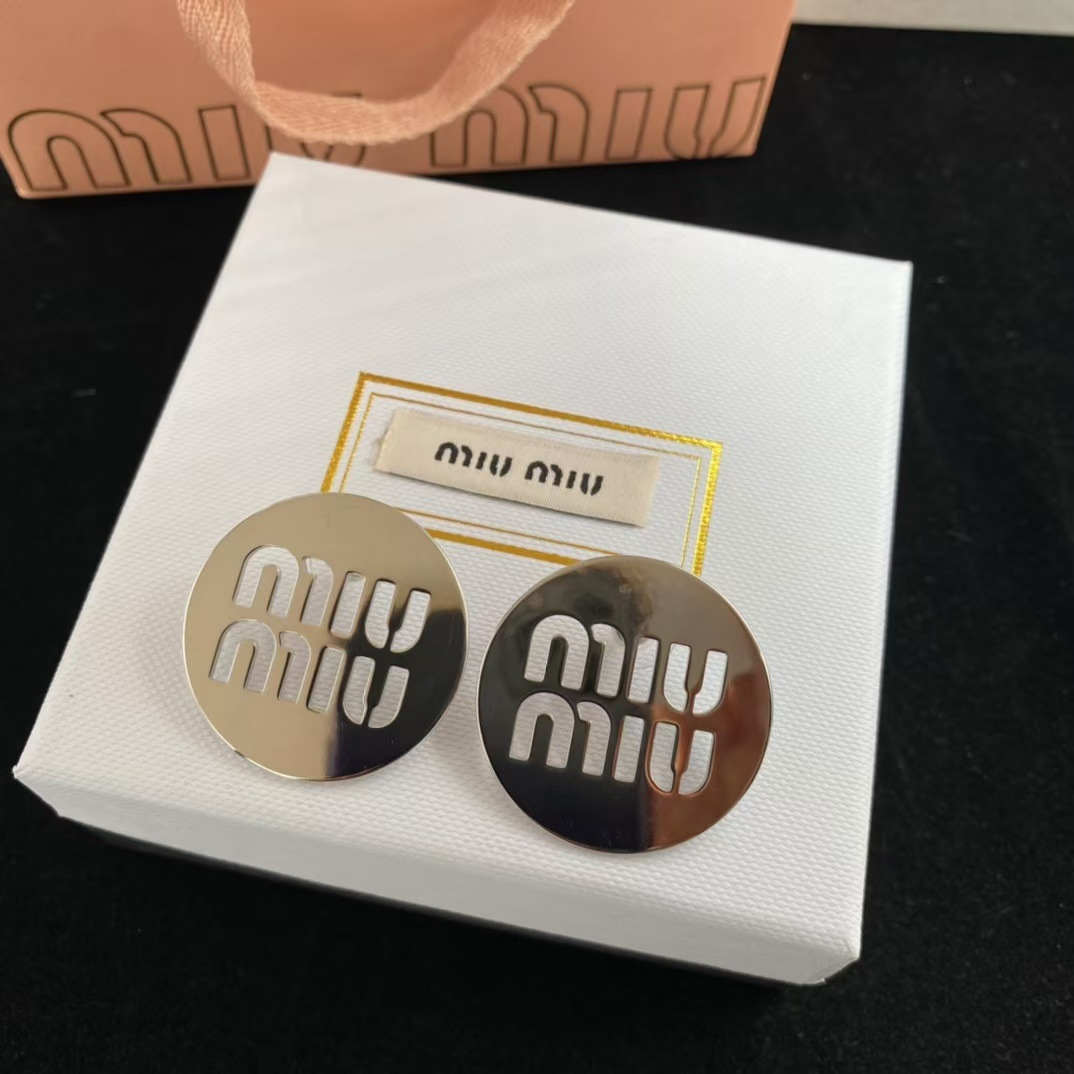 Miu Miu hollow weet elegant earrings