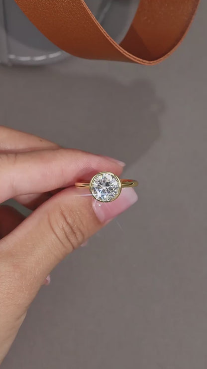 create moissanite engagement ring